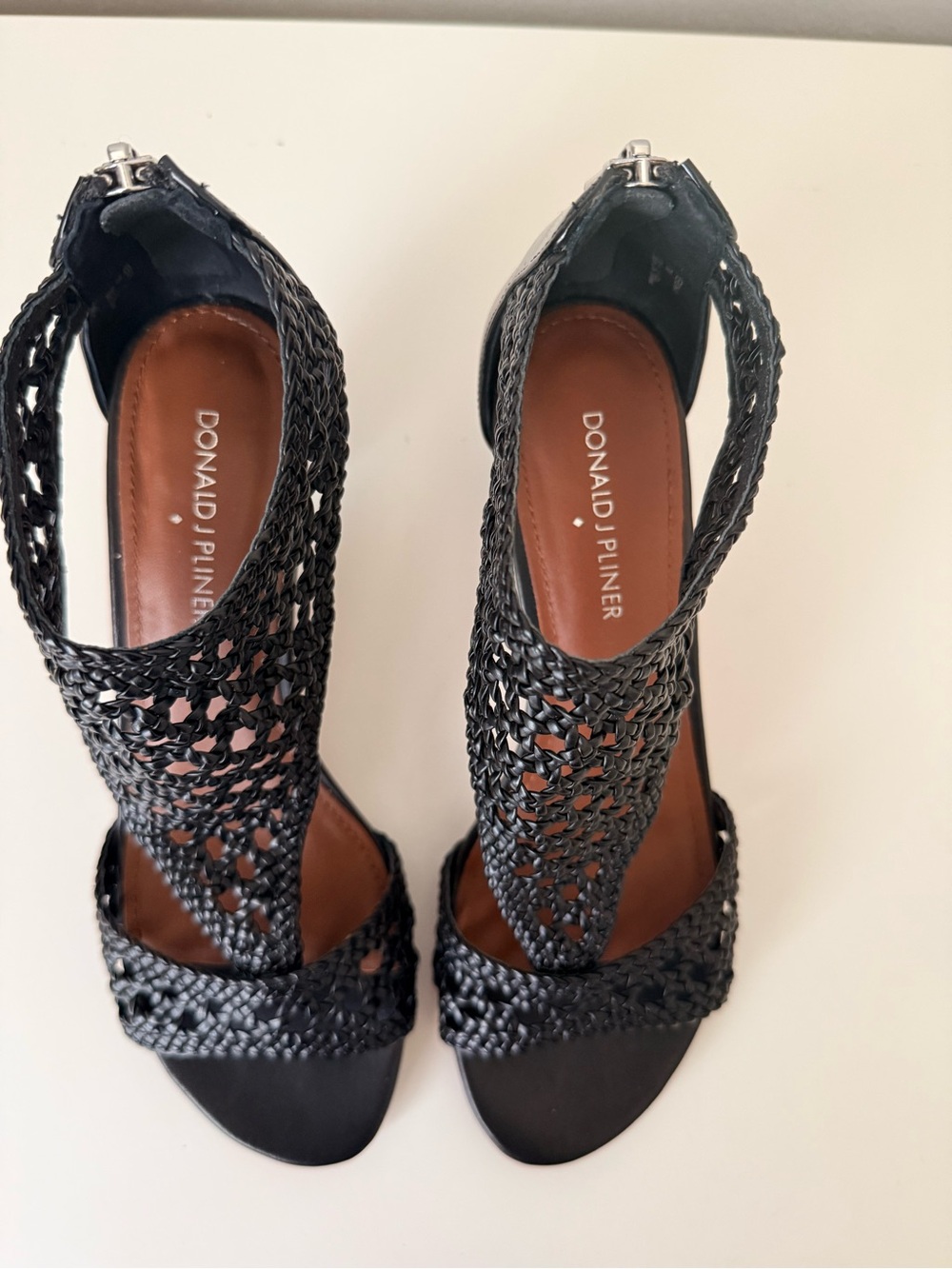 Donald J Pliner Black Wooven Plaided Heels Size 7 T-Strap Zip Black Vero Leather